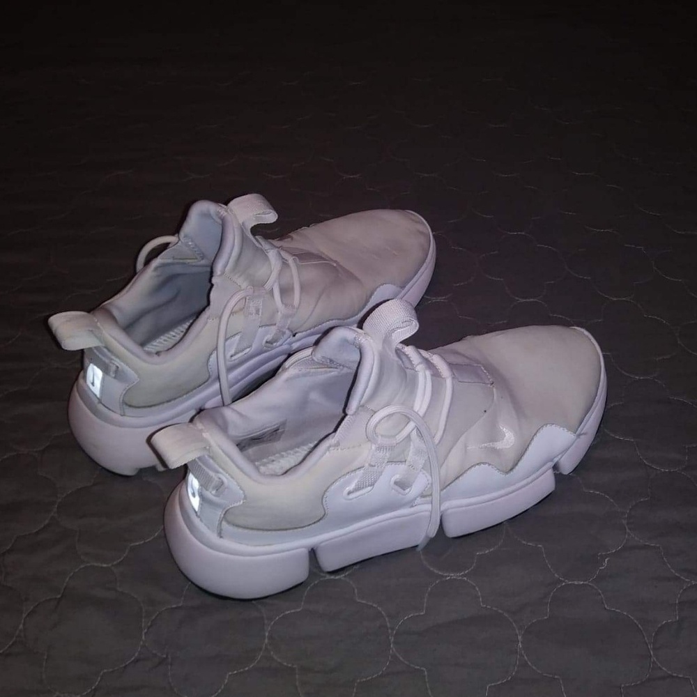 Nike pocketknife dm